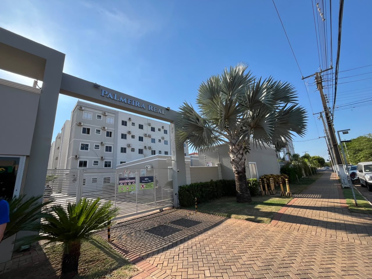 Apartamento mobiliado com 2 quartos para locação no Palmeira Real – 806 Sul