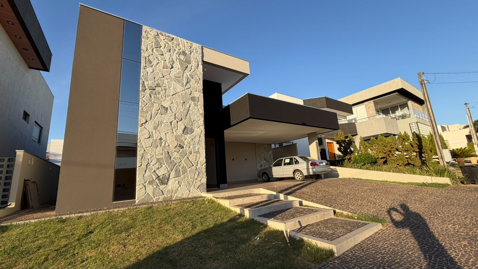 Casa de Alto Padrão à Venda no Condomínio Mirante do Lago – 4 Suítes, Piscina e Área Gourmet | Palmas/TO