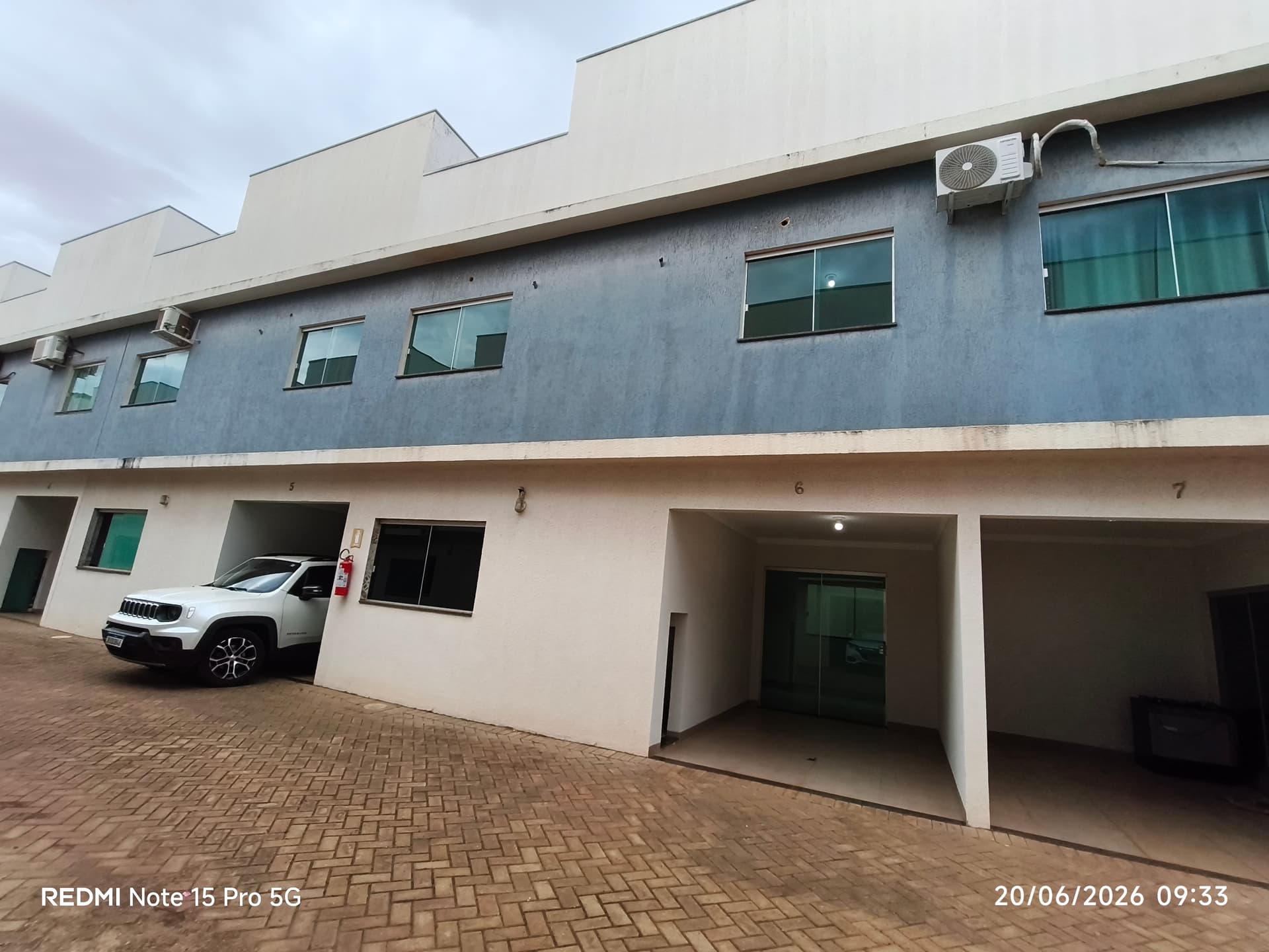 Sobrado à venda com piscina no Condomínio Negreiros – 110 Norte, Palmas/TO