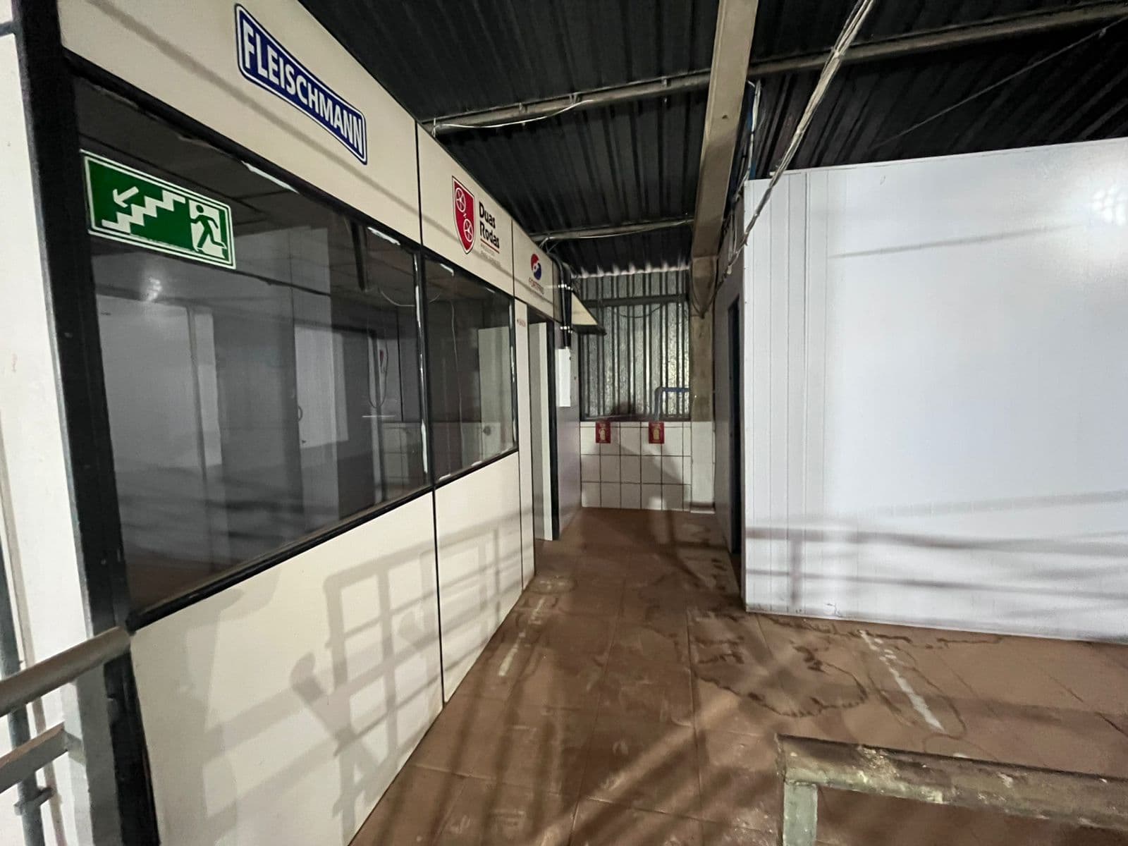 Galpão comercial com 904 m² e mezanino para locação na 912 Sul em Palmas – TO