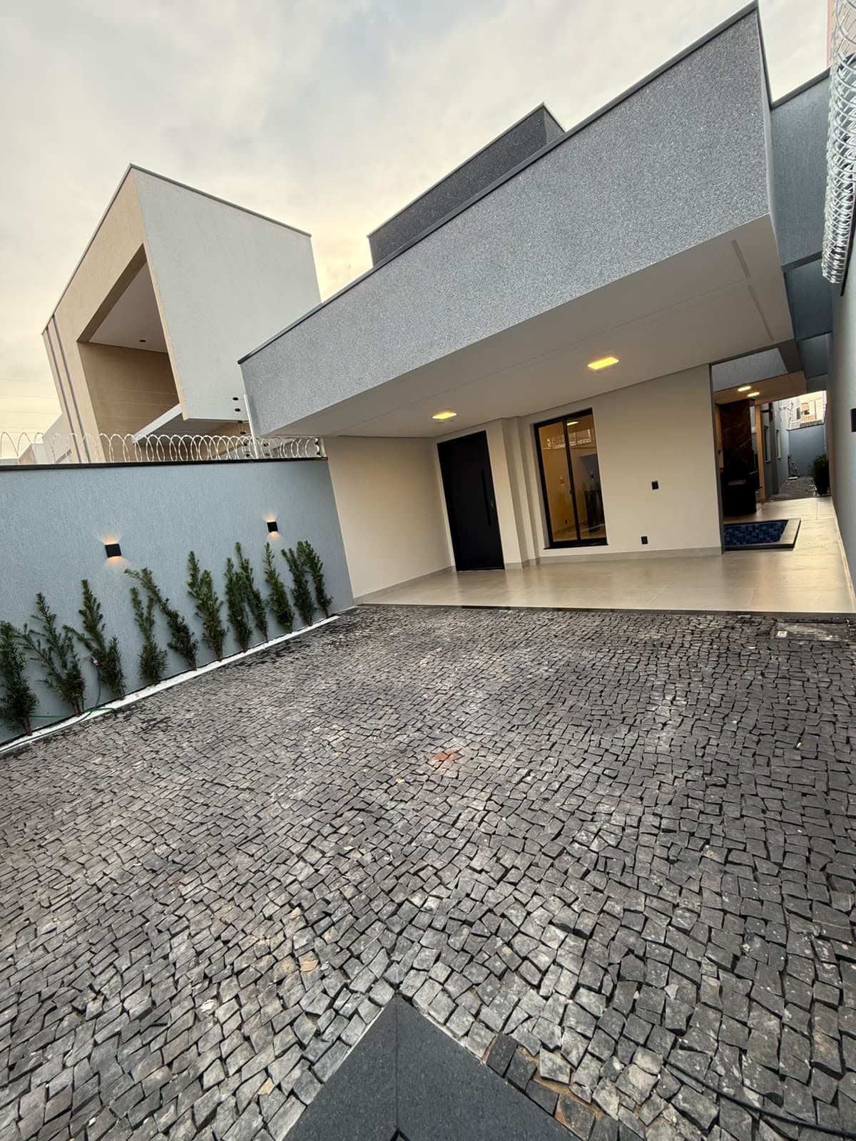 Casa nova com piscina e 3 quartos à venda na 505 Sul – Palmas/TO