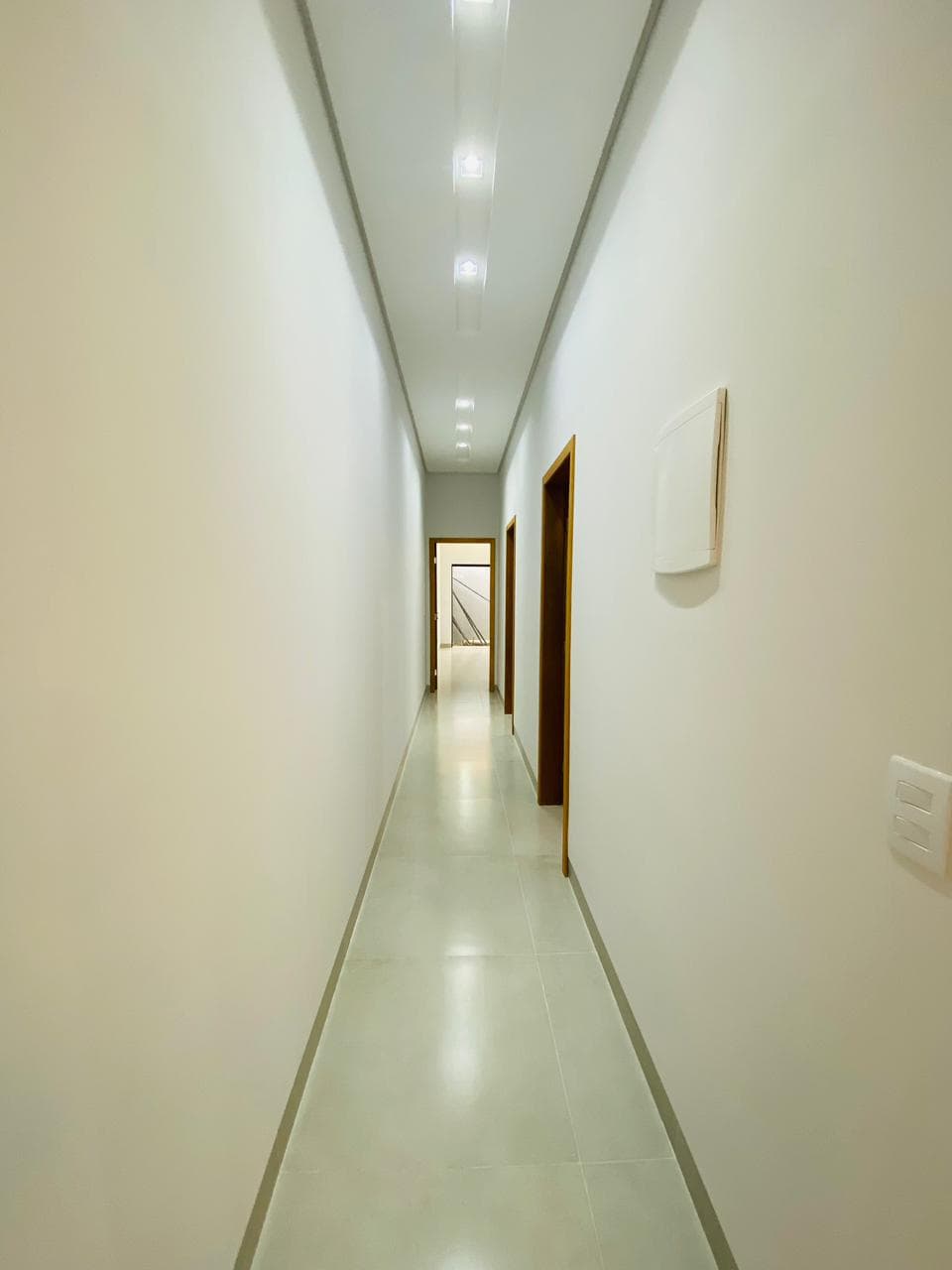 Casa nova com 3 quartos, pé-direito duplo e área gourmet à venda na 1003 Sul – Palmas/TO