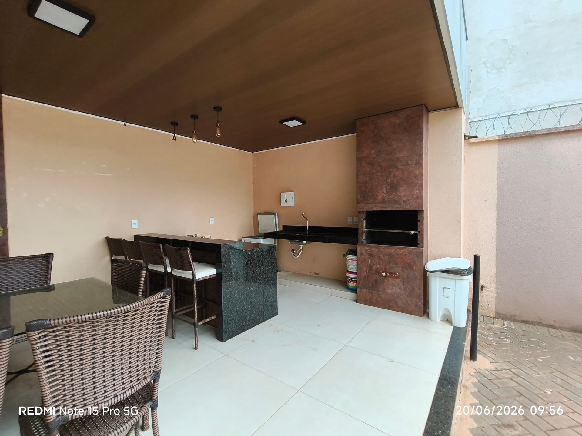 Sobrado à venda com piscina no Condomínio Negreiros – 110 Norte, Palmas/TO