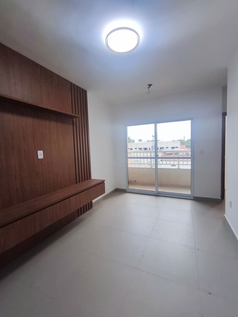 Apartamento 2/4 sendo 1 suite na 105 norte residencial Palmeira Azul