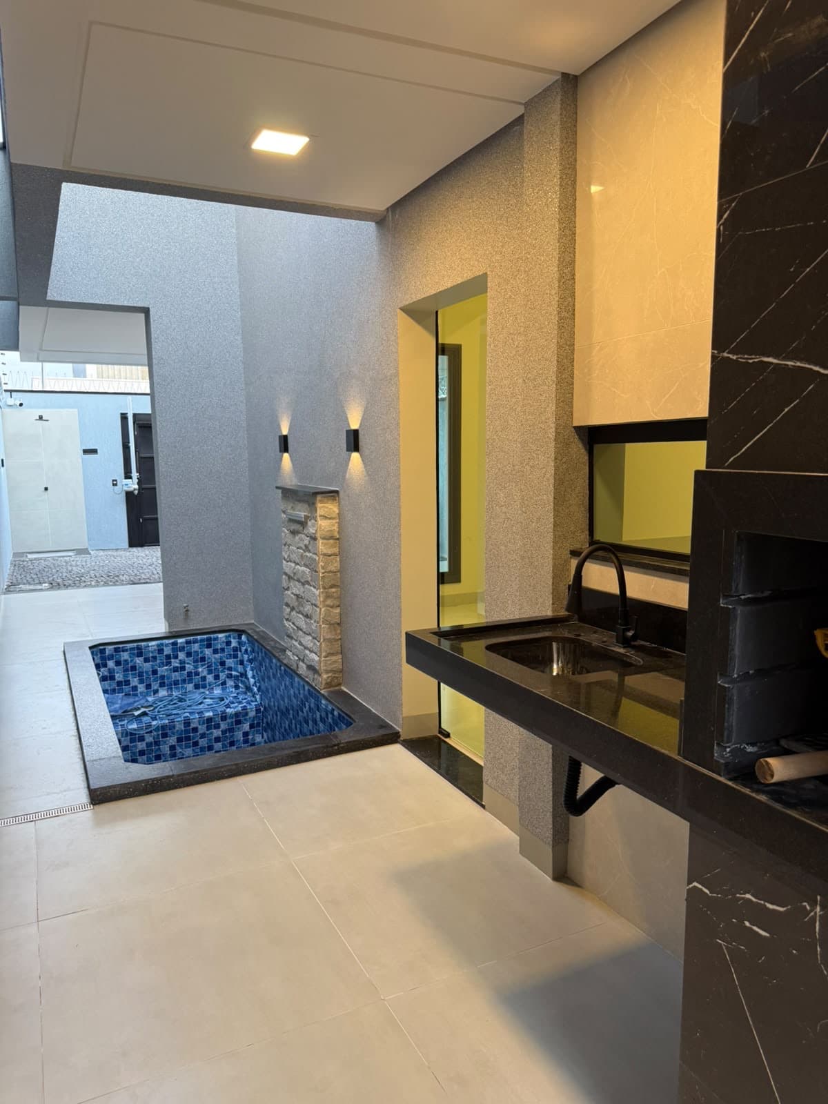Casa nova com piscina e 3 quartos à venda na 505 Sul – Palmas/TO