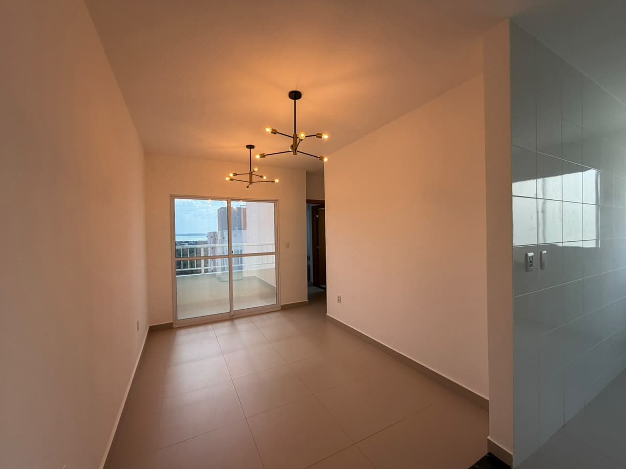 Apartamento Semimobiliado para Locação - Residencial Palmeira Azul