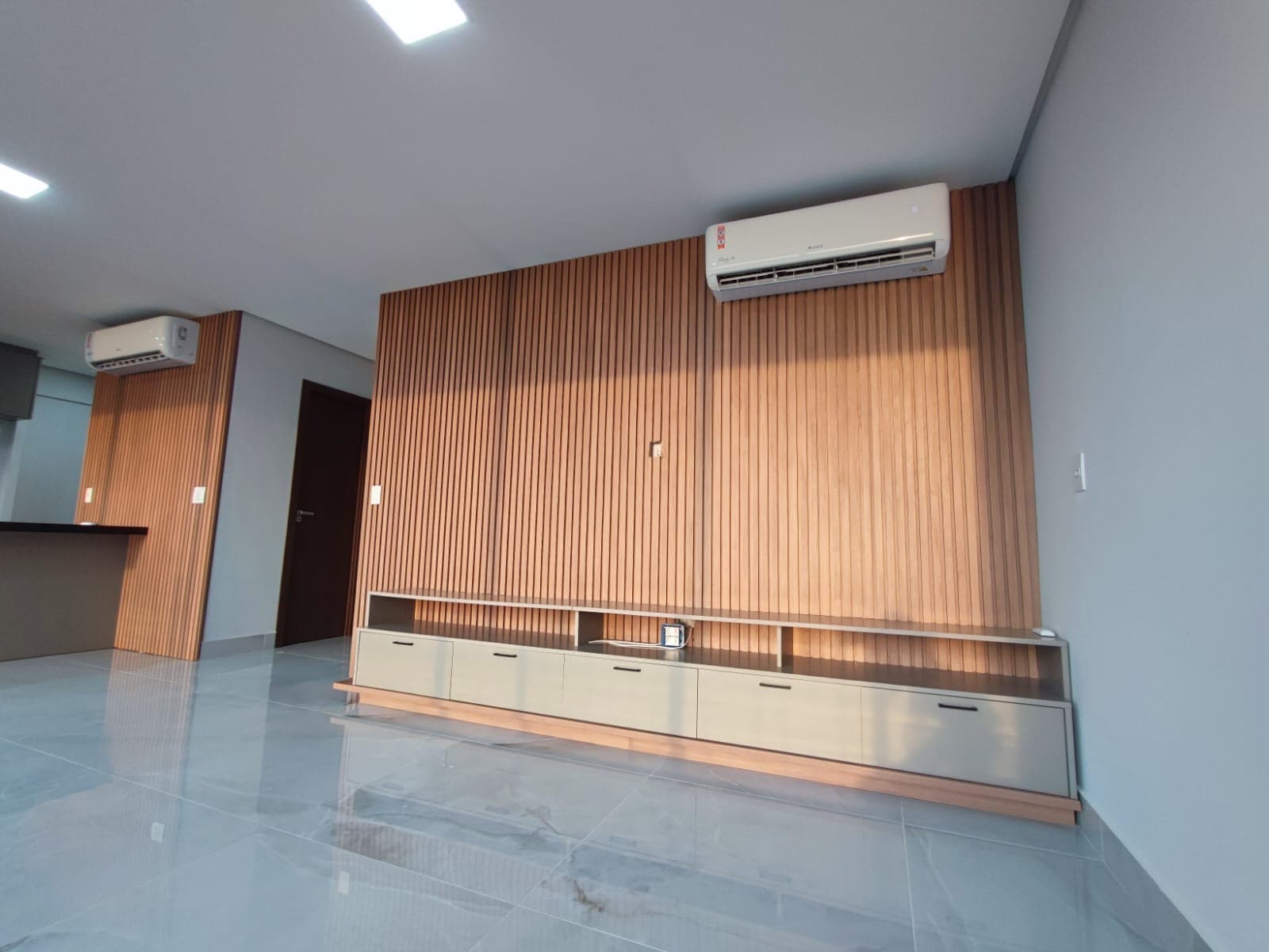 Apartamento Urban Terraço 3 quartos com vista para o Lago na Orla de Palmas
