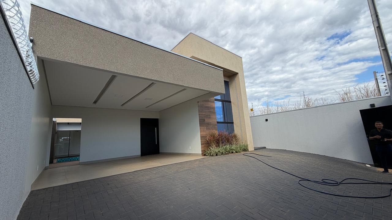 Casa de alto padrão com 3 quartos e piscina na 1503 Sul em Palmas