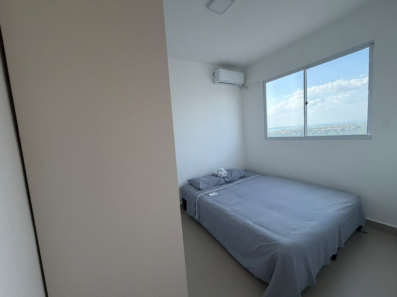 Apartamento Semimobiliado para Locação - Residencial Palmeira Azul