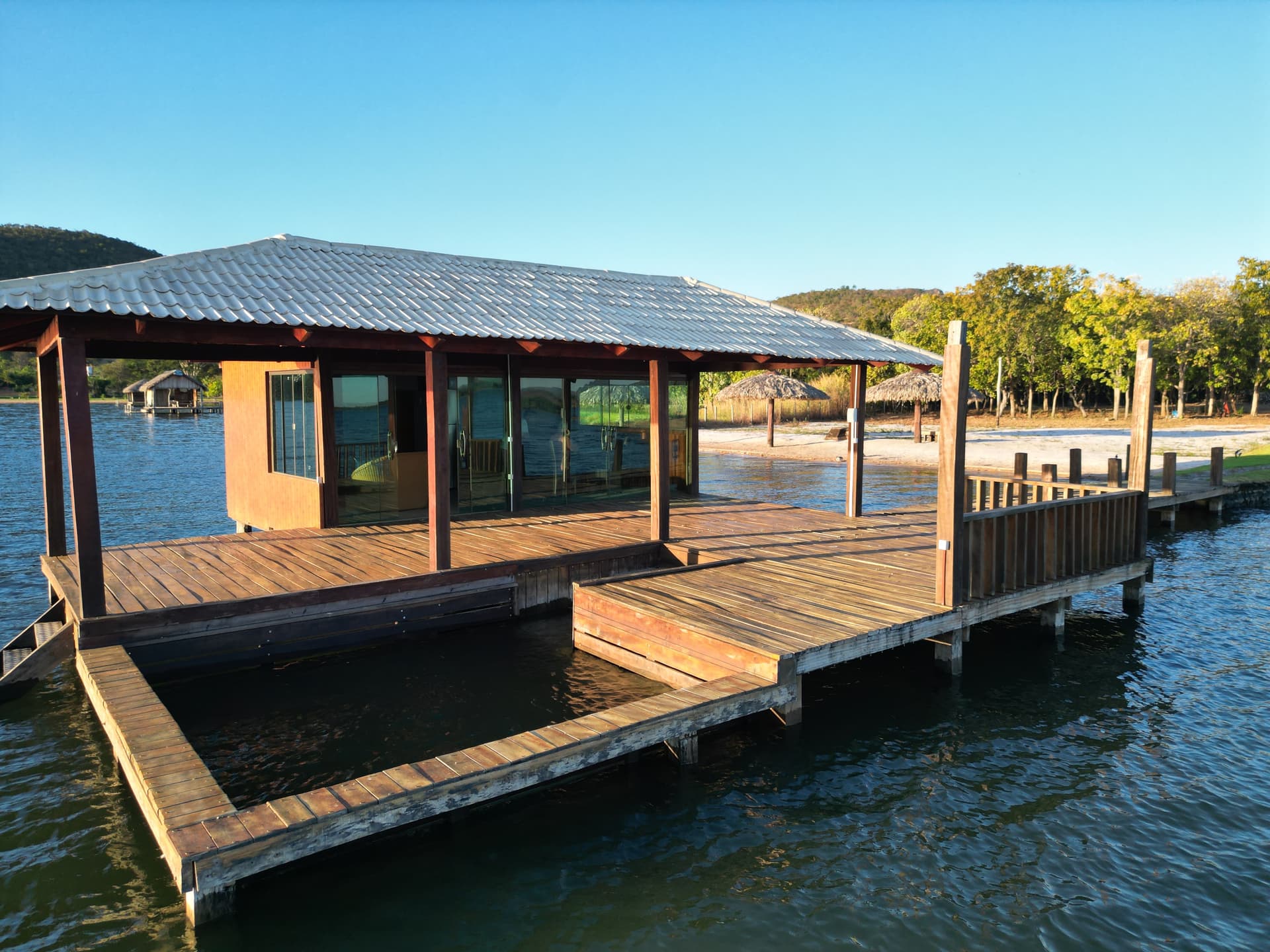 Chácara beira-lago com 6.000 m² a 24 km de Palmas