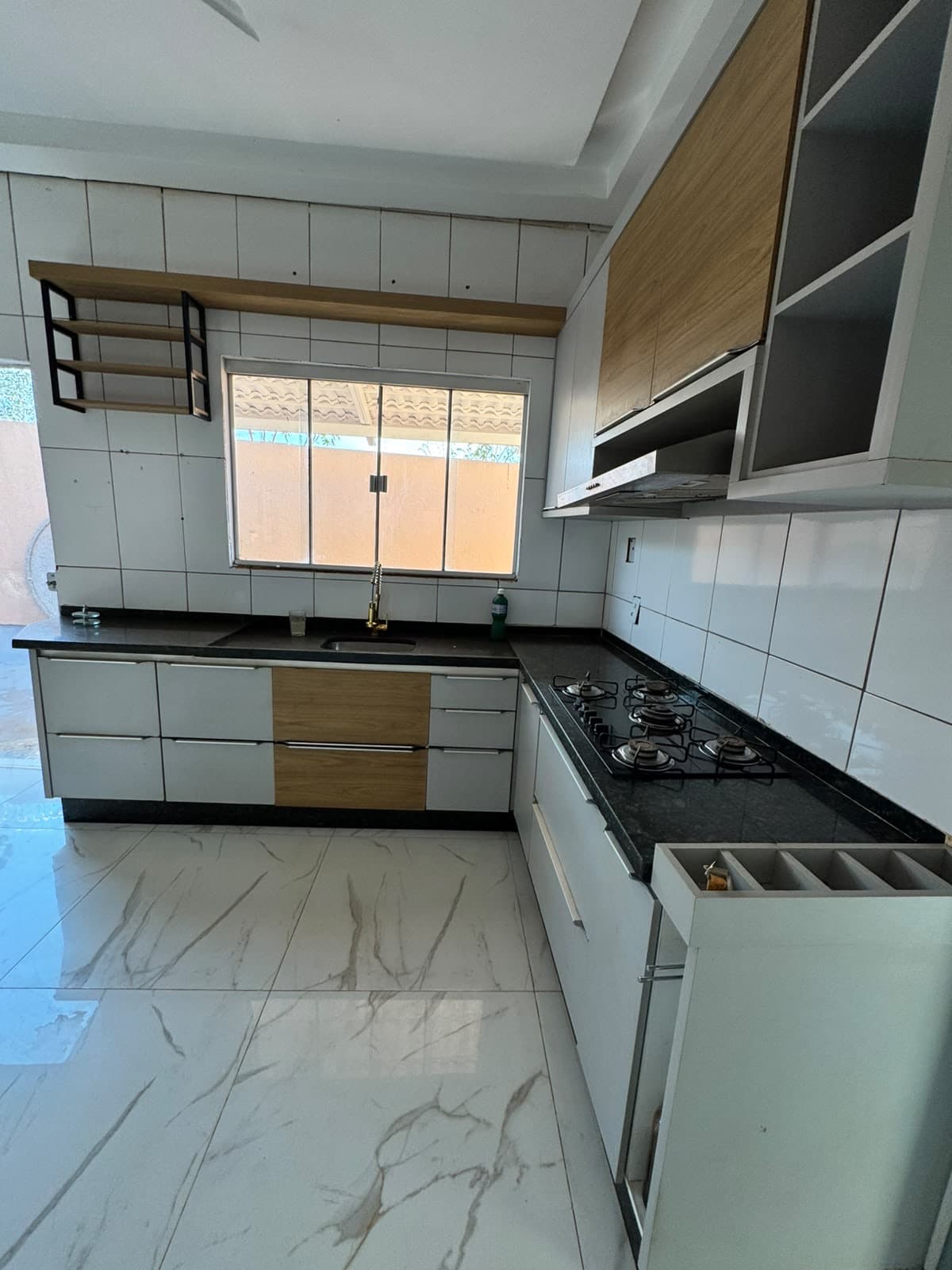 Casa com 3 quartos, 2 suítes e piscina à venda no Aureny 3 – Palmas/TO