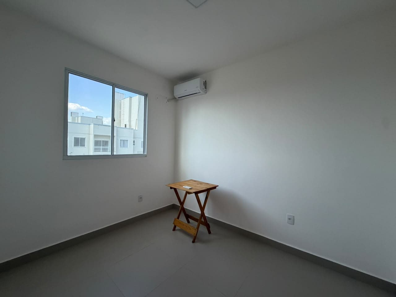 Apartamento Semimobiliado para Locação - Residencial Palmeira Azul