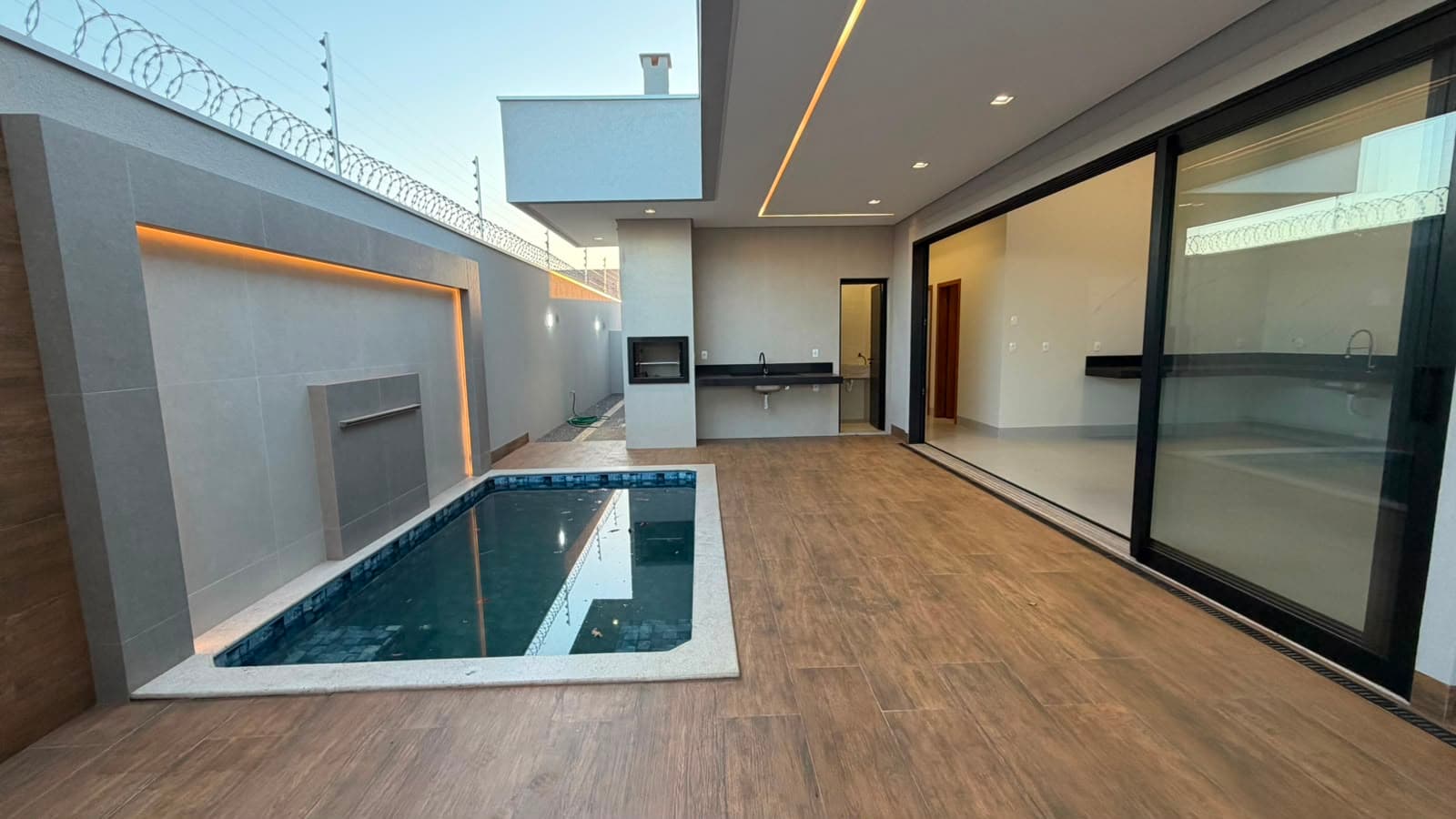 Casa Nova à Venda com 3 Quartos, Suíte Master e Piscina na 1506 Sul – Palmas/TO