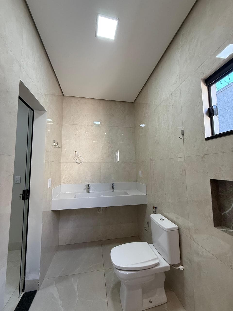 Casa de alto padrão 3 quartos com piscina e energia solar na 1603 Sul