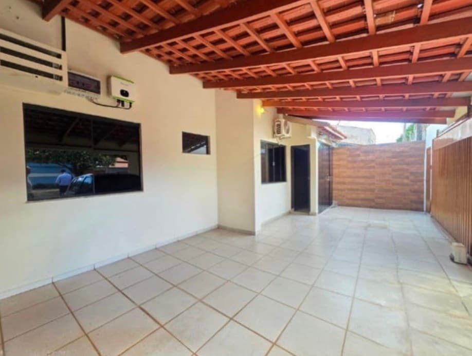 Casa com 3 quartos, energia solar e dependência externa à venda na 806 Sul – Palmas/TO