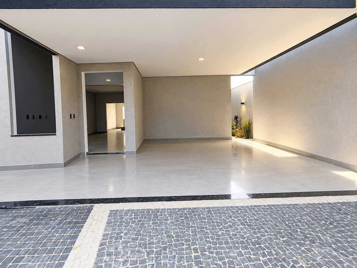Casa de alto padrão com piscina e pé-direito duplo à venda na 1205 Sul – Palmas/TO