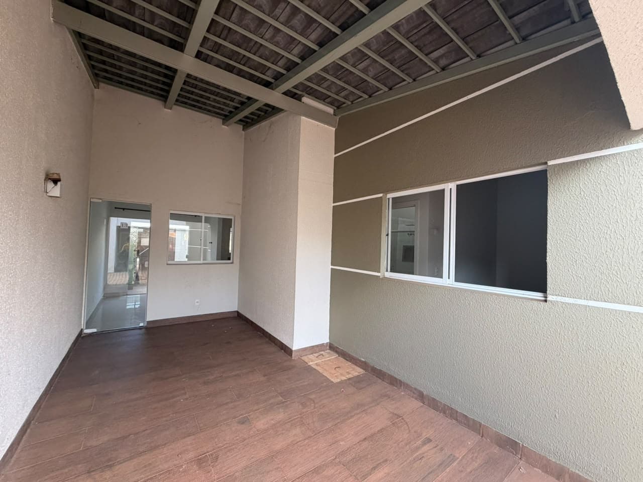 Casa com 02 quartos, sendo 01 suíte - 208 norte Palmas/TO