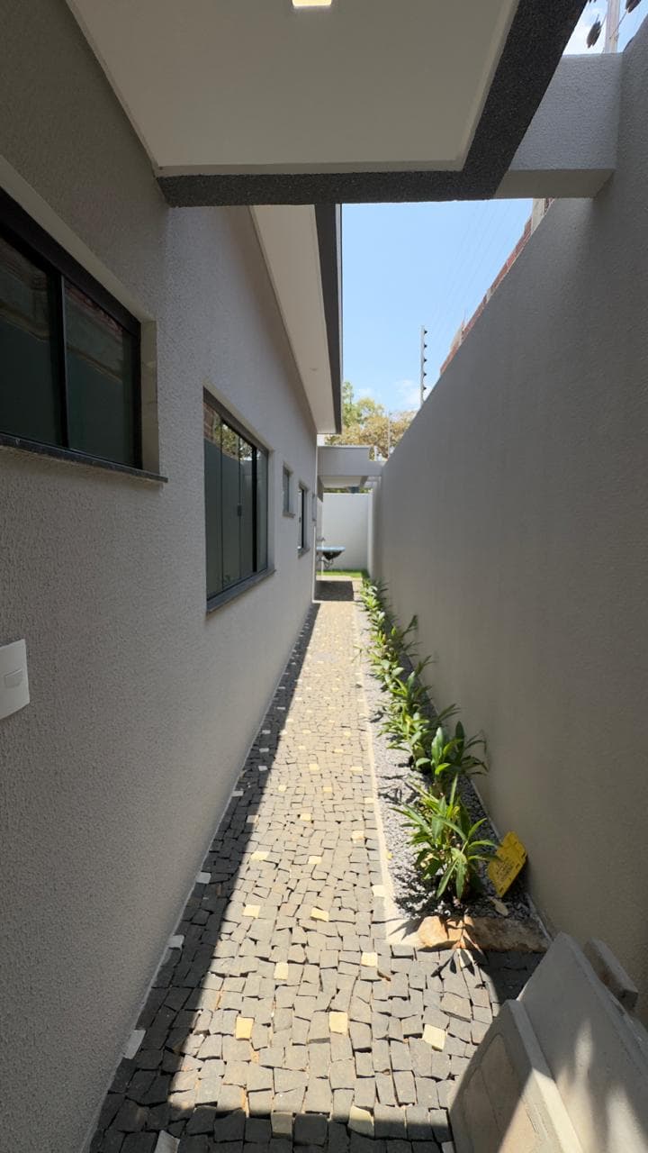 Casa à venda na 505 Sul com 3 suítes e piscina em Palmas