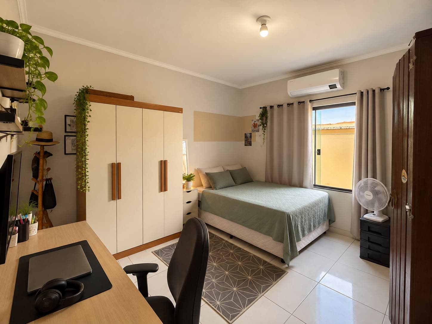 Casa Ampla com 4 Quartos, 450m de lote e Energia Solar na 208 Norte