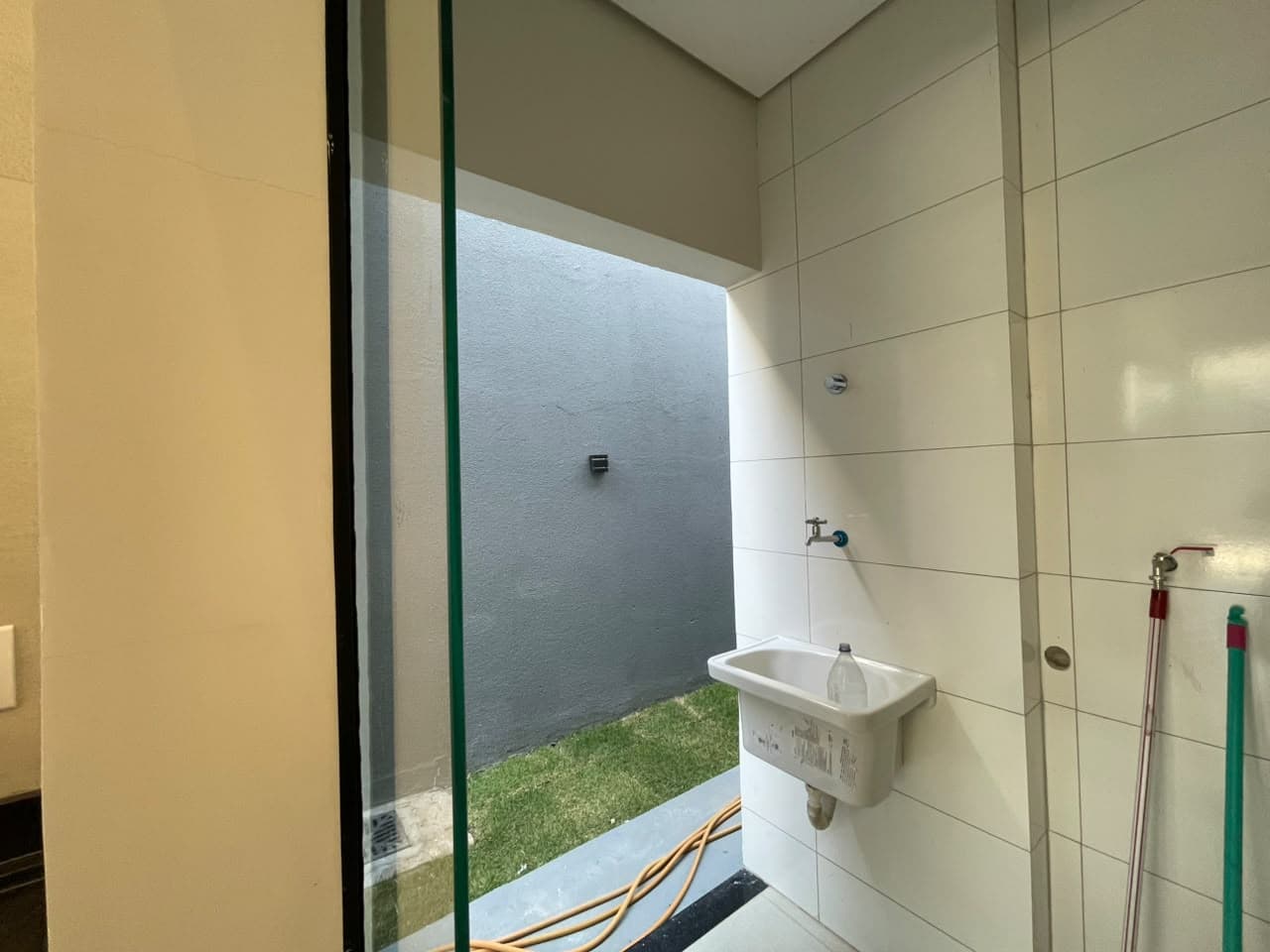Casa moderna com 3 suítes e piscina à venda na 505 Sul – Palmas/TO