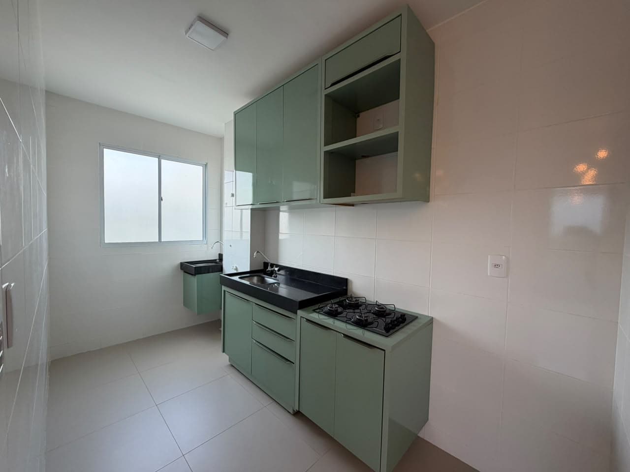 Apartamento Semimobiliado para Locação - Residencial Palmeira Azul