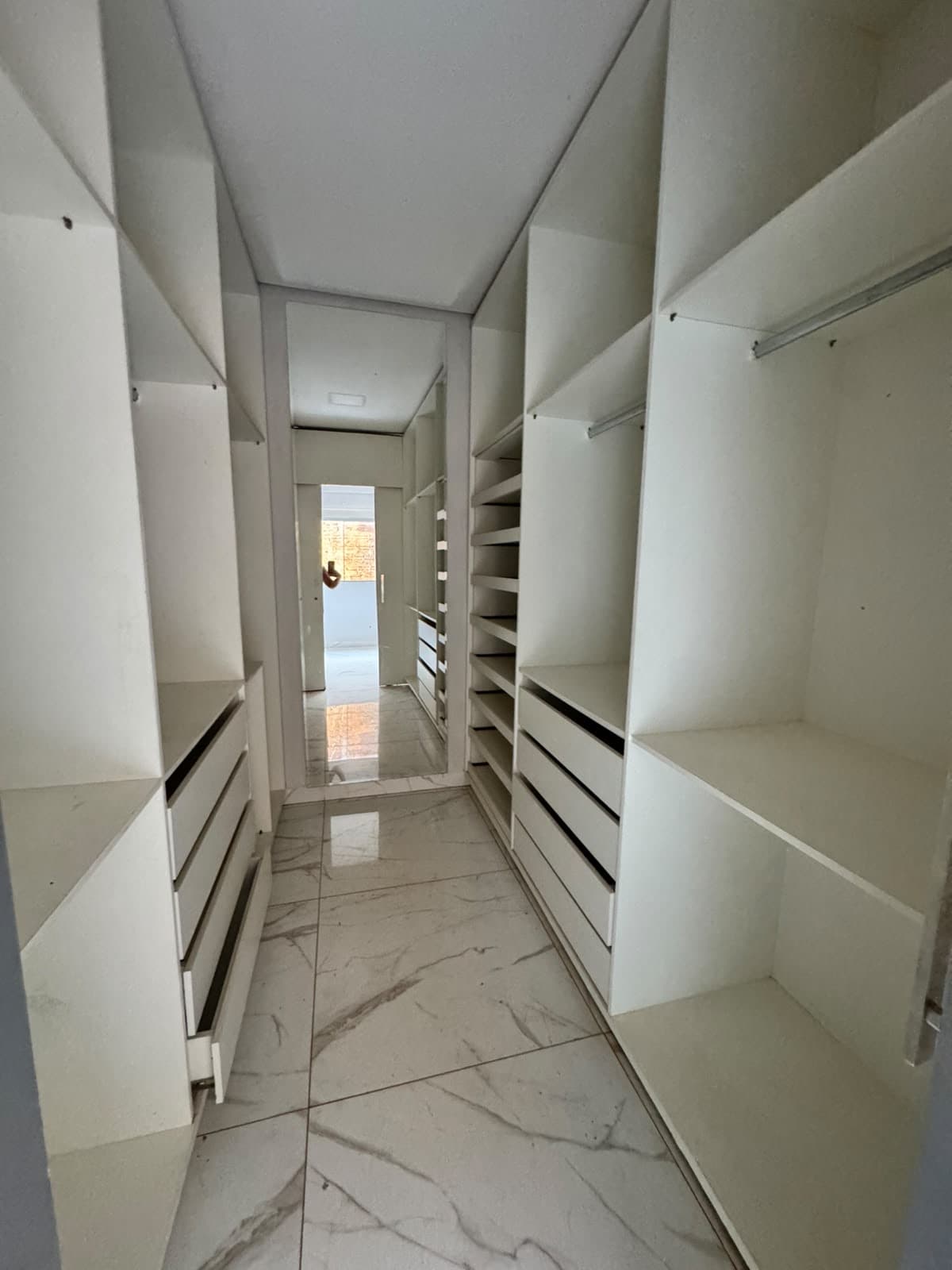 Casa com 3 quartos, 2 suítes e piscina à venda no Aureny 3 – Palmas/TO