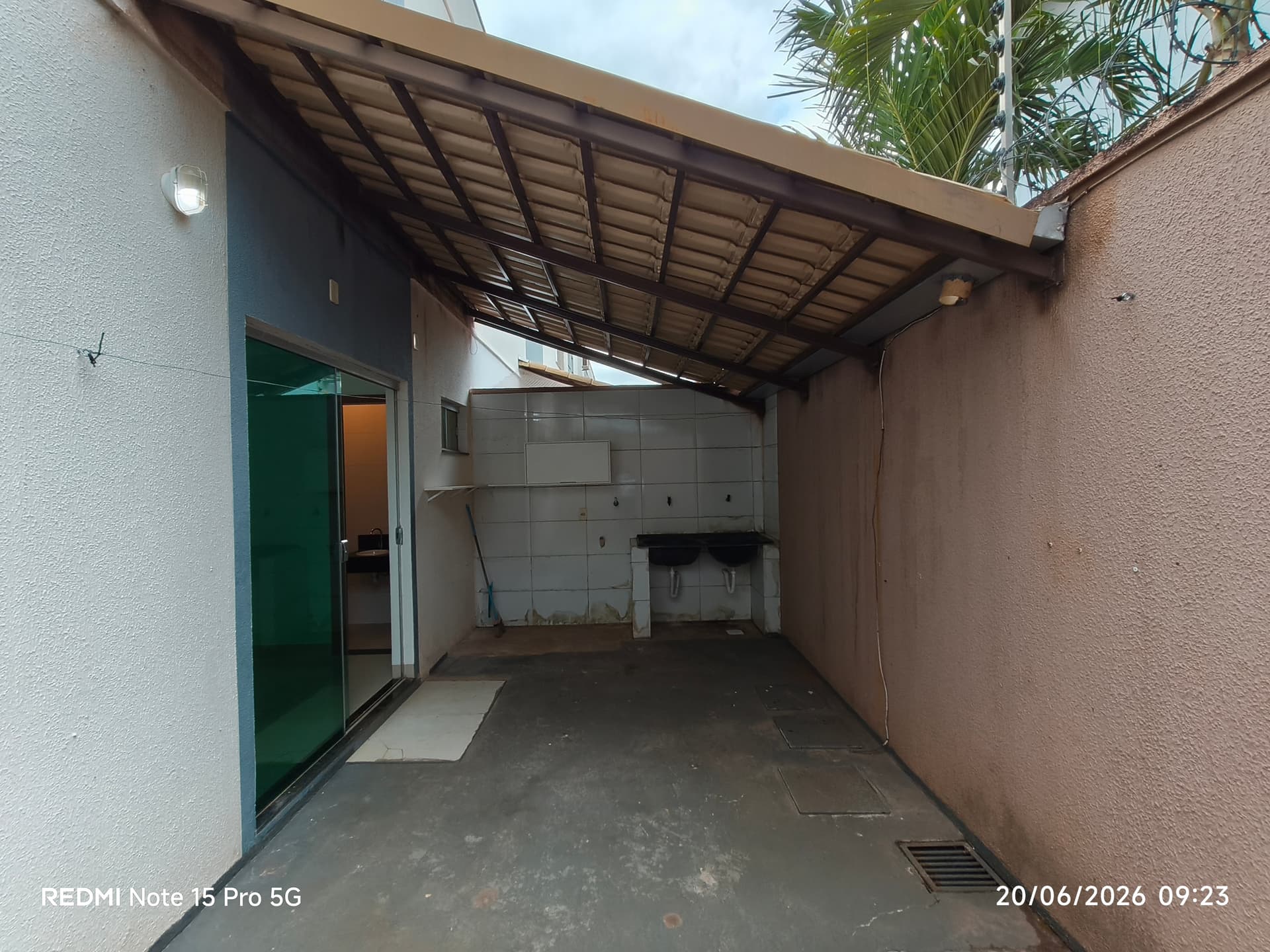 Sobrado à venda com piscina no Condomínio Negreiros – 110 Norte, Palmas/TO