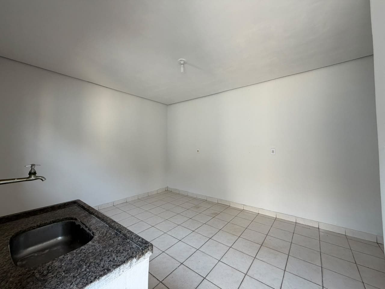 Kitnet 1 quarto para aluguel na 704 Sul – Casa 4, Palmas/TO